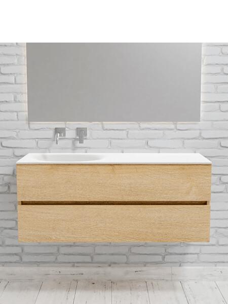 Mueble de baño 120 cm Wood roble natural con 2 cajones, lavabo de Solid surface seno izquierdo con 0 orificio(s) para el grifo. 27 Mueble de baño suspendido Vica 120 Wood roble natural 2 cajones en acabado Wood nogal mate. Un mueble de baño de apertura suave por uñero con encimera para grifo empotrado y seno izquierda.