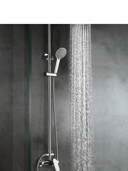 Columna de ducha monomando Alicante cromada. Sugerente y atractivo conjunto de ducha monomando con altura regulable y diseño exclusivo.