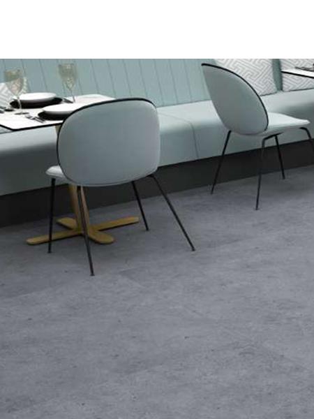 Pavimento porcelánico rectificado Atrio Coal 60x60 cm. Un pavimento imitación cemento de primera calidad especial para interiores y lugares públicos
