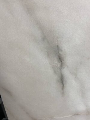 Pavimento porcelánico rectificado marmol macael 80 x 80 cm.