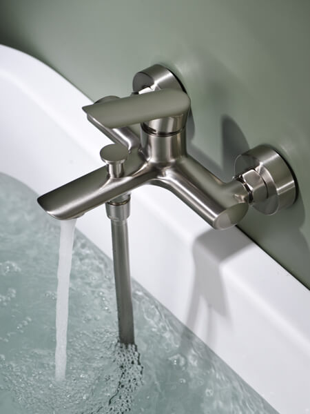 Grifo bañera Ural monomando termotastico níquel cepillado. 3 Monomando bañera ural níquel cepillado.