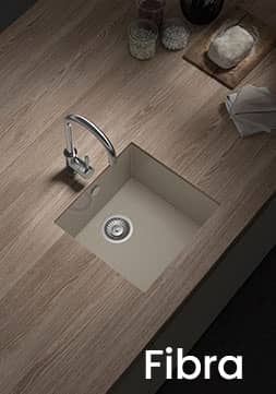 Fregadero de fibra de alta calidad en cocina moderna