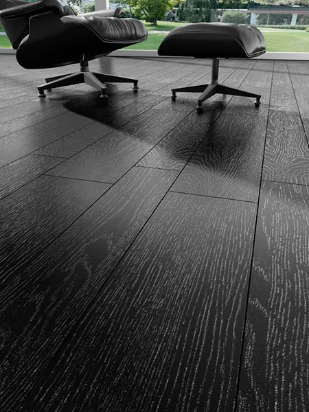 Suelo imitación madera Arhus-R negro 21,8x89,3 cm (1,36 m2/cj) 1 Suelo imitación madera Arhus negro.