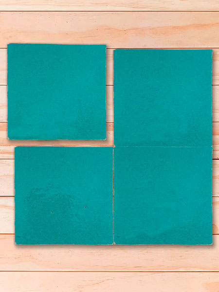 Descubre el Azulejo Zellige ZC216 verde: arte marroquí en cada pieza de 10x10x1 cm.