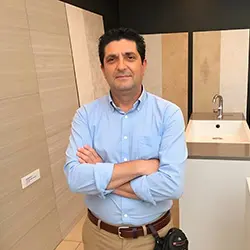 Foto de Ricardo, experto en materiales de Adrihosan