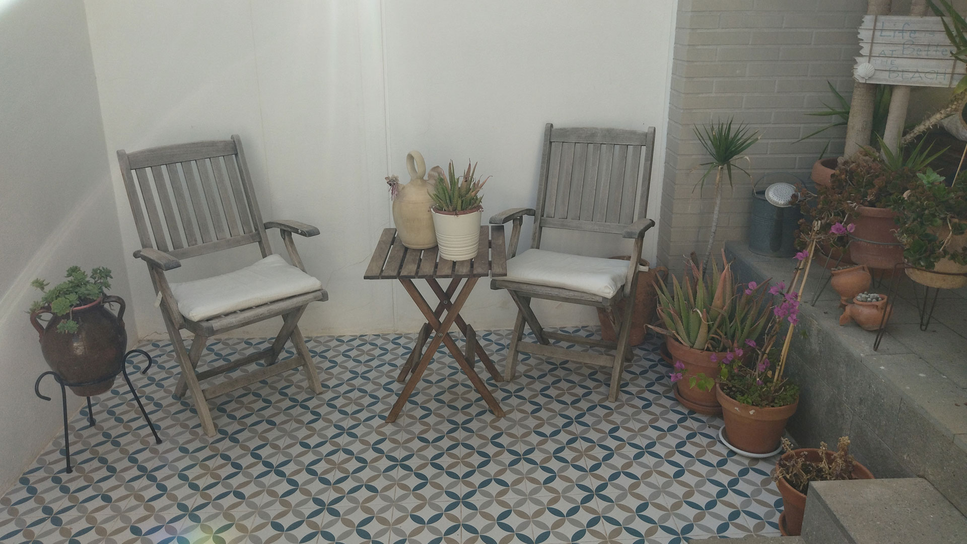 Exterior con suelo de baldosa hidráulica original