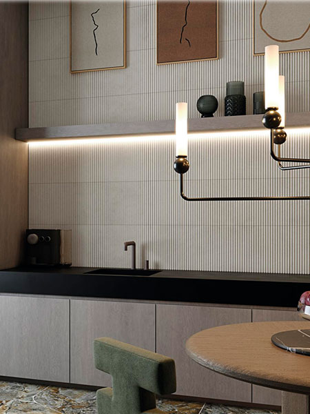 Cocina moderna con revestimiento porcelánico crema texturizado