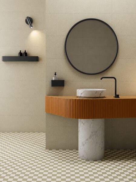 Baño contemporáneo con azulejo porcelánico Surf Greige 32x99 en acabado piedra greige
