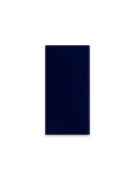 Azulejo rectangular azul marino para revestimiento de piscinas de diseño contemporáneo.