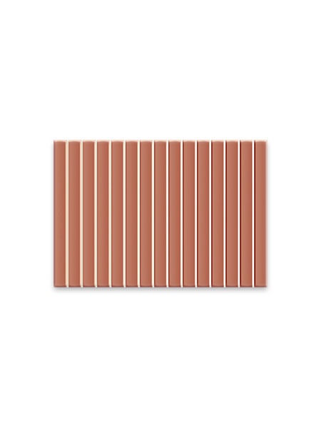Azulejo de Pasta Blanca Kaimu Coral-M Mate 23x33,5 cm (1 m2/cj) 2 Azulejo de pasta blanca Kaimu coral mate 23x33,5 cm con diseño de listones verticales para revestimiento de paredes.