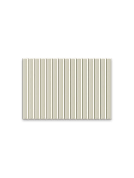 Azulejo de Pasta Blanca Kaimu Greige-M Mate 23x33,5 cm (1 m2/cj) 2 Azulejo de pasta blanca Kaimu greige mate 23x33,5 cm con diseño de listones verticales para revestimiento de paredes.