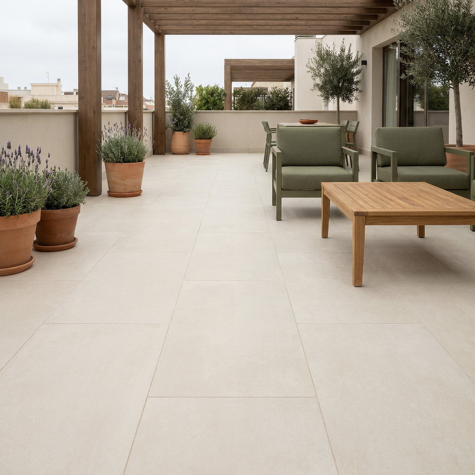 Pavimento porcelánico marfil rectificado Manley 60x120 cm (1.44 m2/cj) 2 Terraza con pérgola y pavimento porcelánico marfil Manley 60x120 cm