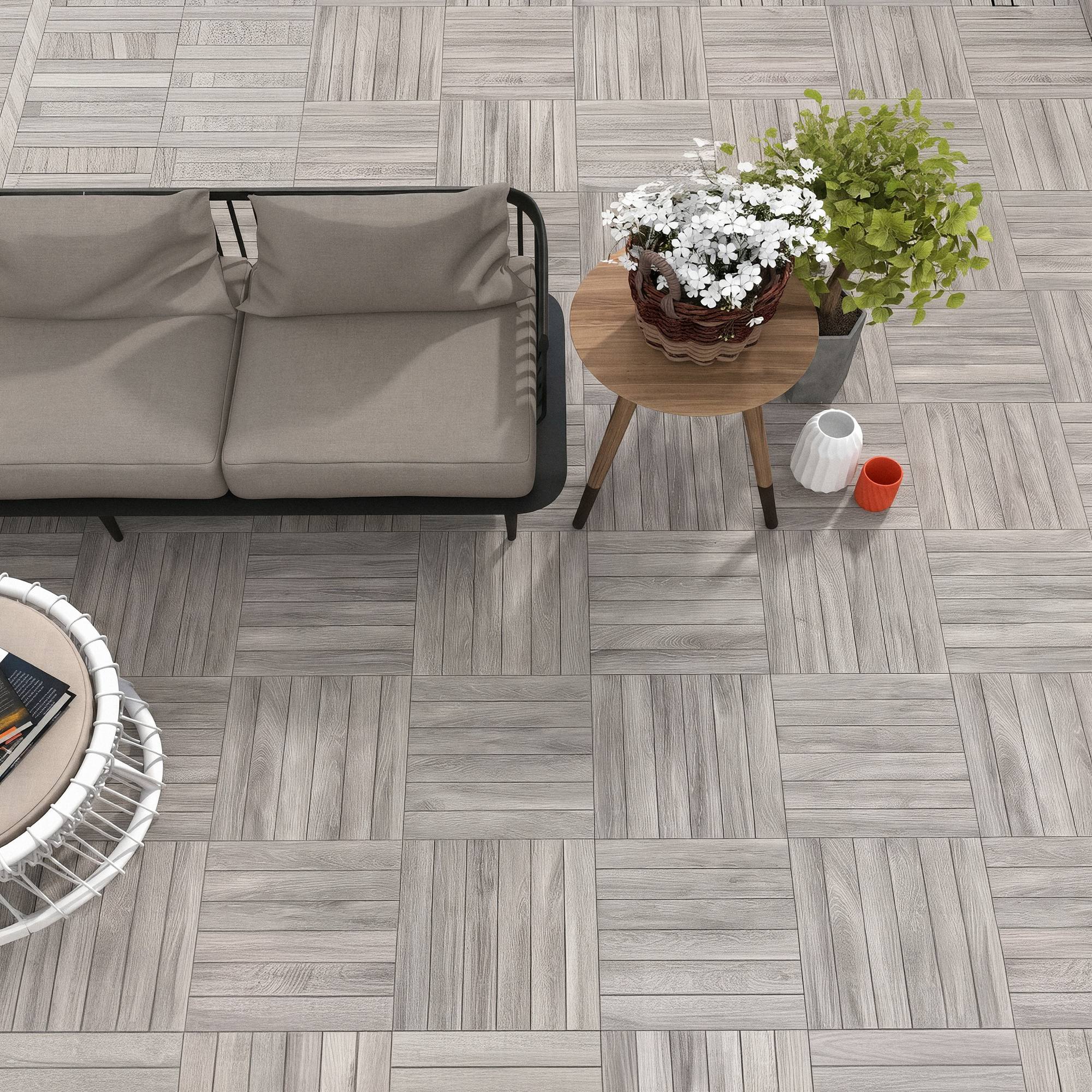 Suelo imitación madera antideslizante Irazu Gris 45x45 cm (1.22 m2/cj) 1 Terraza con suelo imitación madera antideslizante Irazu Gris 45x45 cm colocado en damero