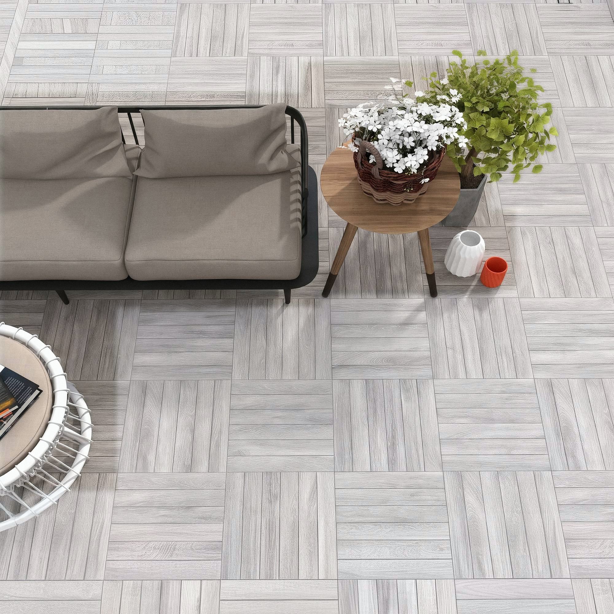 Suelo imitación madera perla antideslizante Irazu 45x45 cm (1.22 m2/cj) 1 Terraza con suelo imitación madera perla Irazu 45x45 cm antideslizante C3 colocado en damero