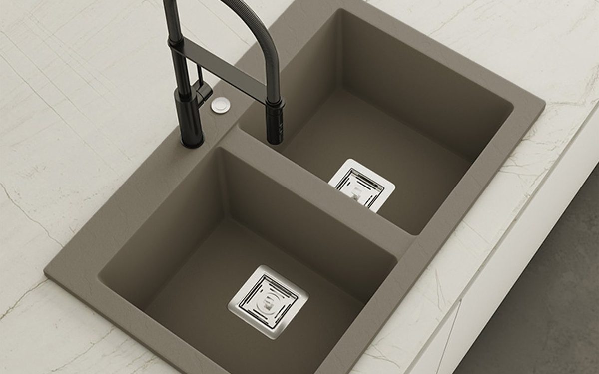Fregadero Poalgi de dos cubetas para mueble de 80 sobre encimera de mármol
