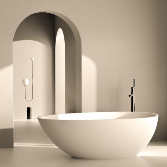 Bañera exenta Rynn de Solid Surface blanco mate instalada en un baño