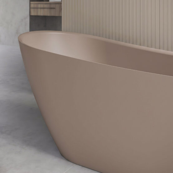 Bañera exenta Wavy Mini de Fiora en Capuccino en un baño contemporáneo