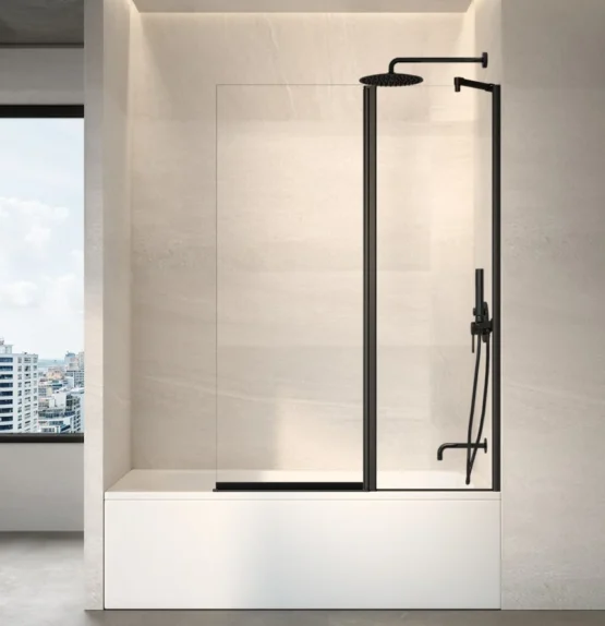 Mampara de bañera Prisma Sport con fijo en negro sobre la bañera